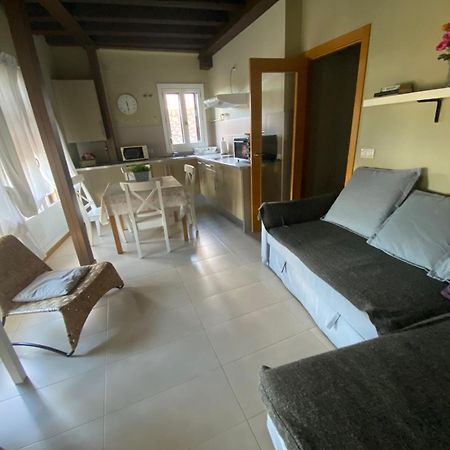 Refitoleria Apartamentos セゴビア エクステリア 写真